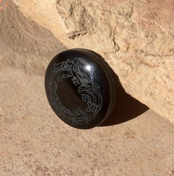 Quetzalcoatl Kukulkan cabochon obsidienne, pendentif ou bijou Mexicain en obsidienne du Mexique 