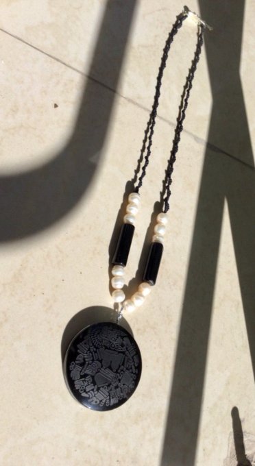 Bijou Mexicain Divinité Mexica Coyolxauhqui gravée sur obsidienne noire perles culture, agate noire