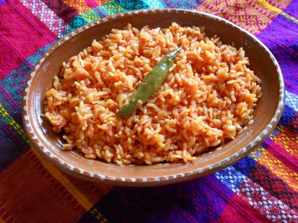 Recette de riz rouge mexicain-Un plat simplement délicieux savoureux et coloré