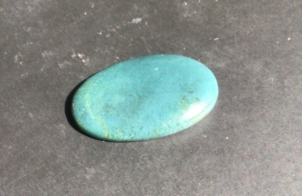 Cabochon jade bleu jadéite guatémaltèque