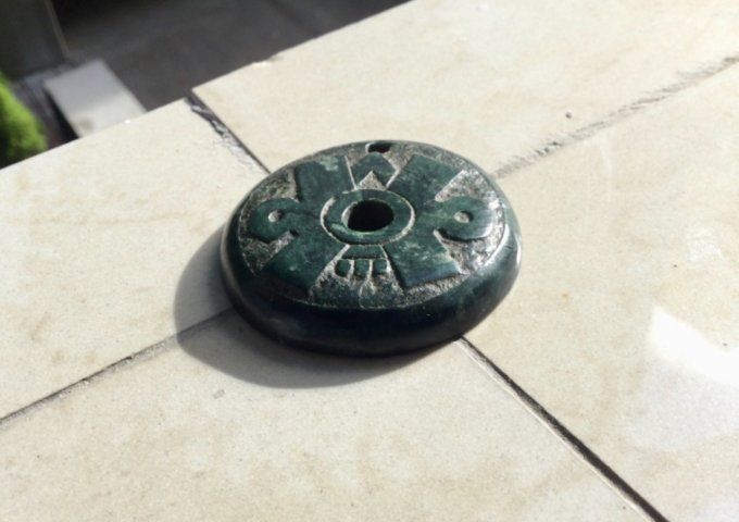 Ollin calendrier Aztèque Jade Maya symbole prehispanique Pierre ou PENDENTIF 