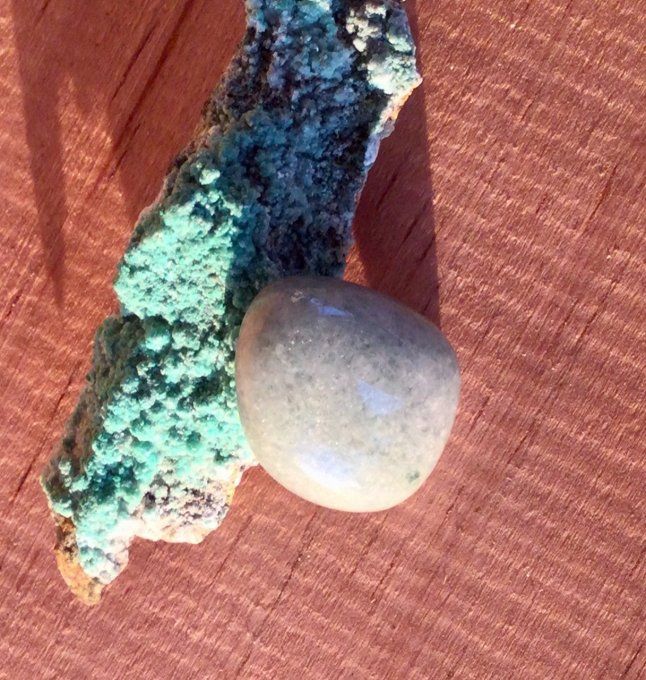 cabochon pierre de jade jadeite Guatémaltèque  AA vert eau guatemalita 30mm