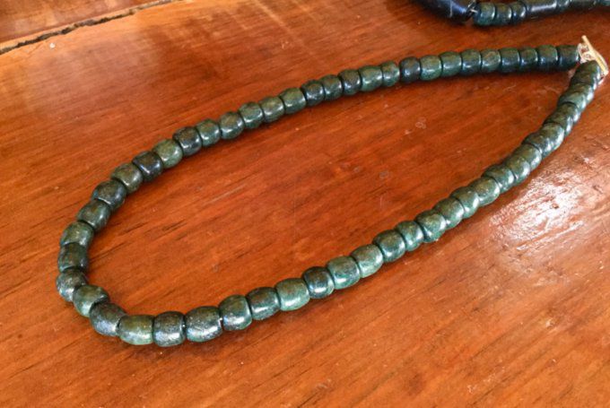 collier Perles de Jade Guatemala vert epinard et bracelet, Guatemalan Jade Maya beads necklace
