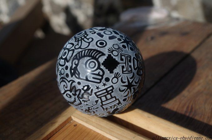 Sphère obsidienne gravée symboles aztèques Maya pierre précieuse décoration maison feng shui - Copie