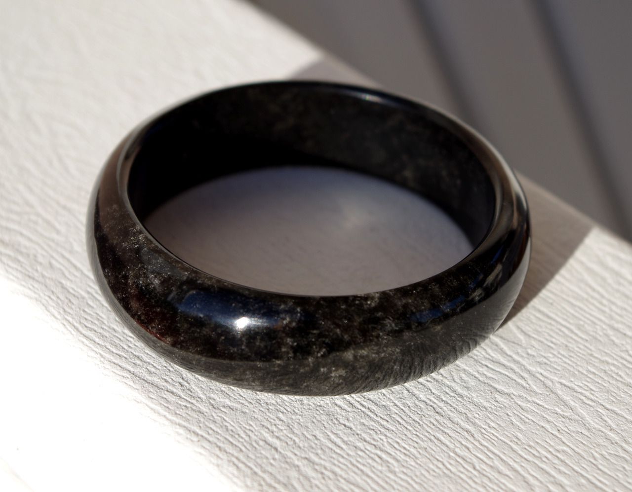 Bracelet rigide  taillé sur mesure en obsidienne Pierre semi-précieuse du MExique