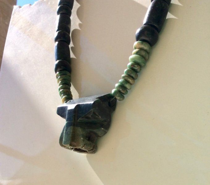 Collier Jaguar pendentif jadéite et perles de jade serpentine