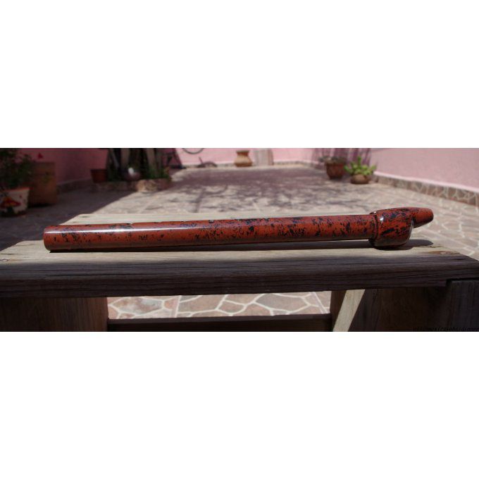 Flûte à bec sculptée en obsidienne rouge mahogany  instrument de musique en pierre 