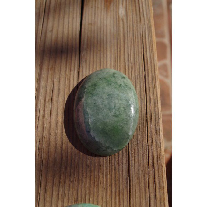 belle Pierre ou cabochon 7cm jade guatémaltèque vert eau qualité AA-2.76' large  precious stone guat