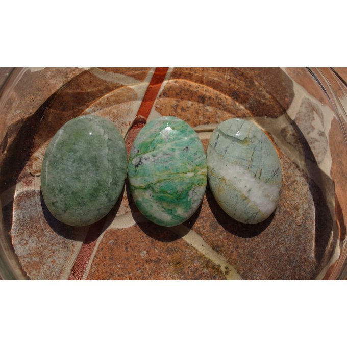 belle Pierre ou cabochon 7cm jade guatémaltèque vert eau qualité AA-2.76' large  precious stone guat