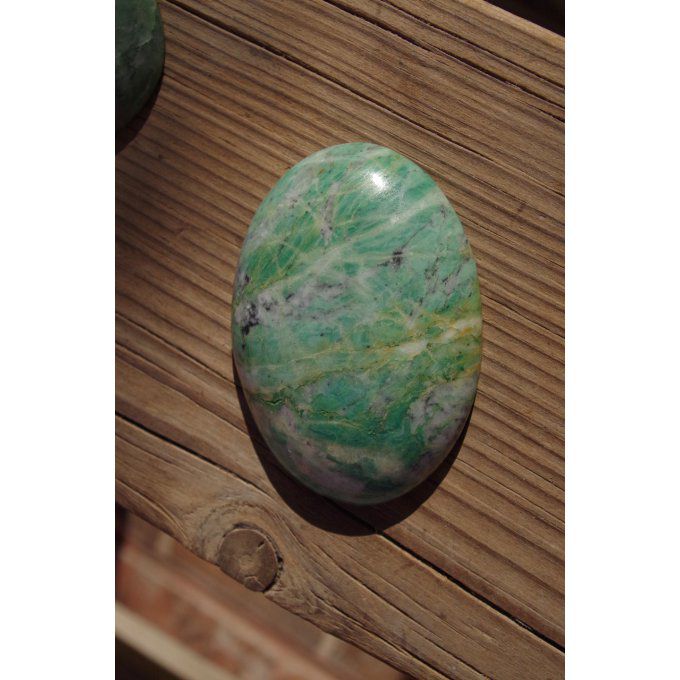 belle Pierre ou cabochon 7cm jade guatémaltèque vert eau qualité AA-2.76' large  precious stone guat