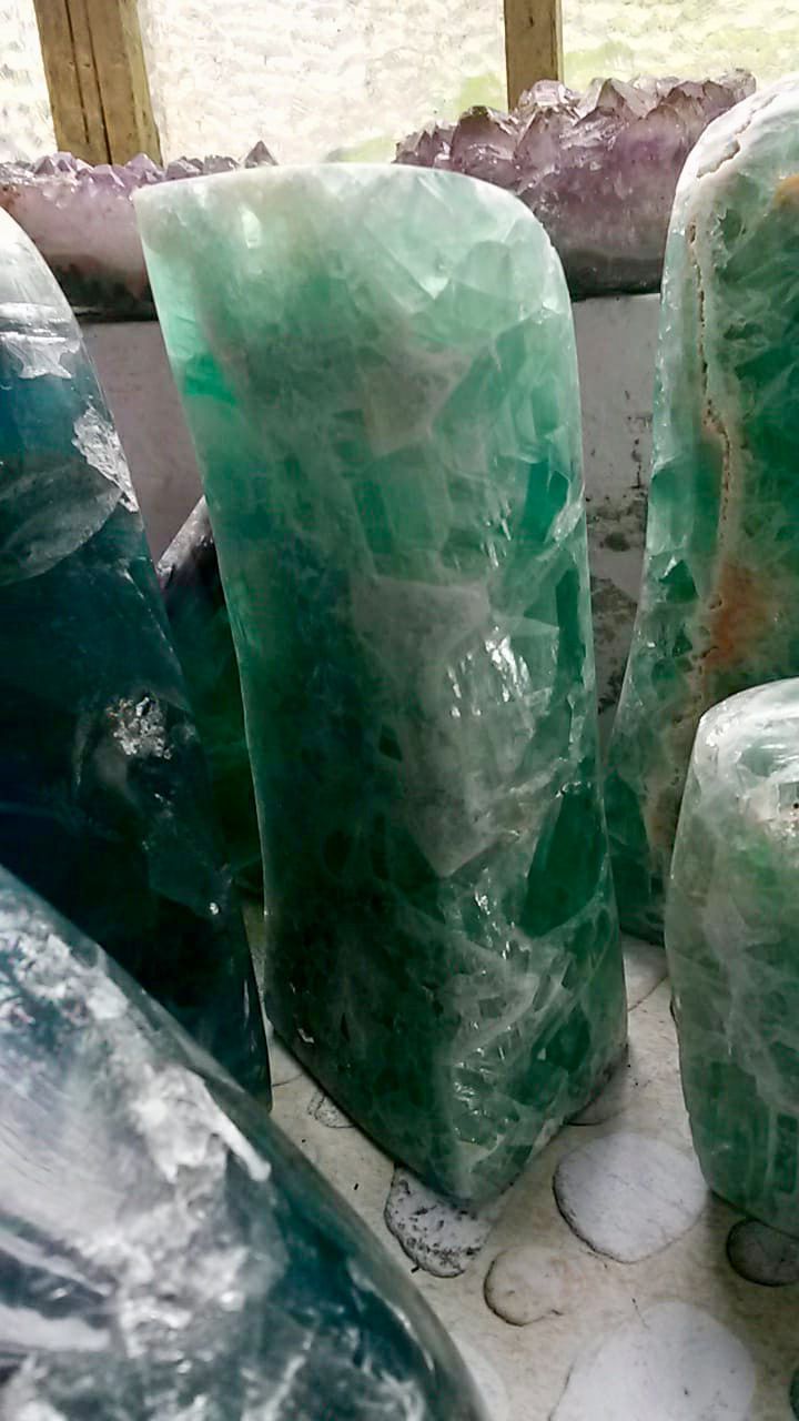 fluorite verte arc-en-ciel, grande fluorine polie vert bleu violet,chakra coeur guérison Pierre