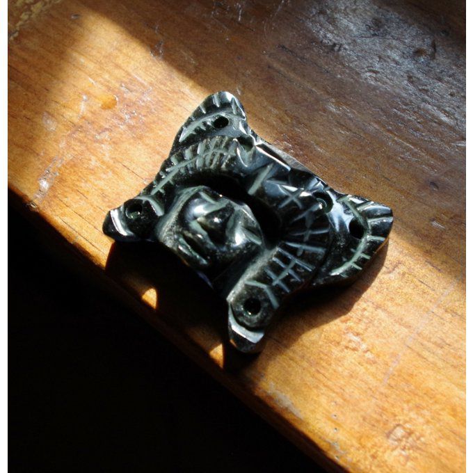 Masque Aztec Maya JAguar Visage amérindien bijou pendentif pierre obsidienne dorée du MExique