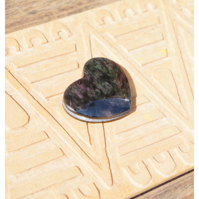 obsidienne du Mexique manto huichol coeur cabochon pierre mentogochol noire violette pendentif