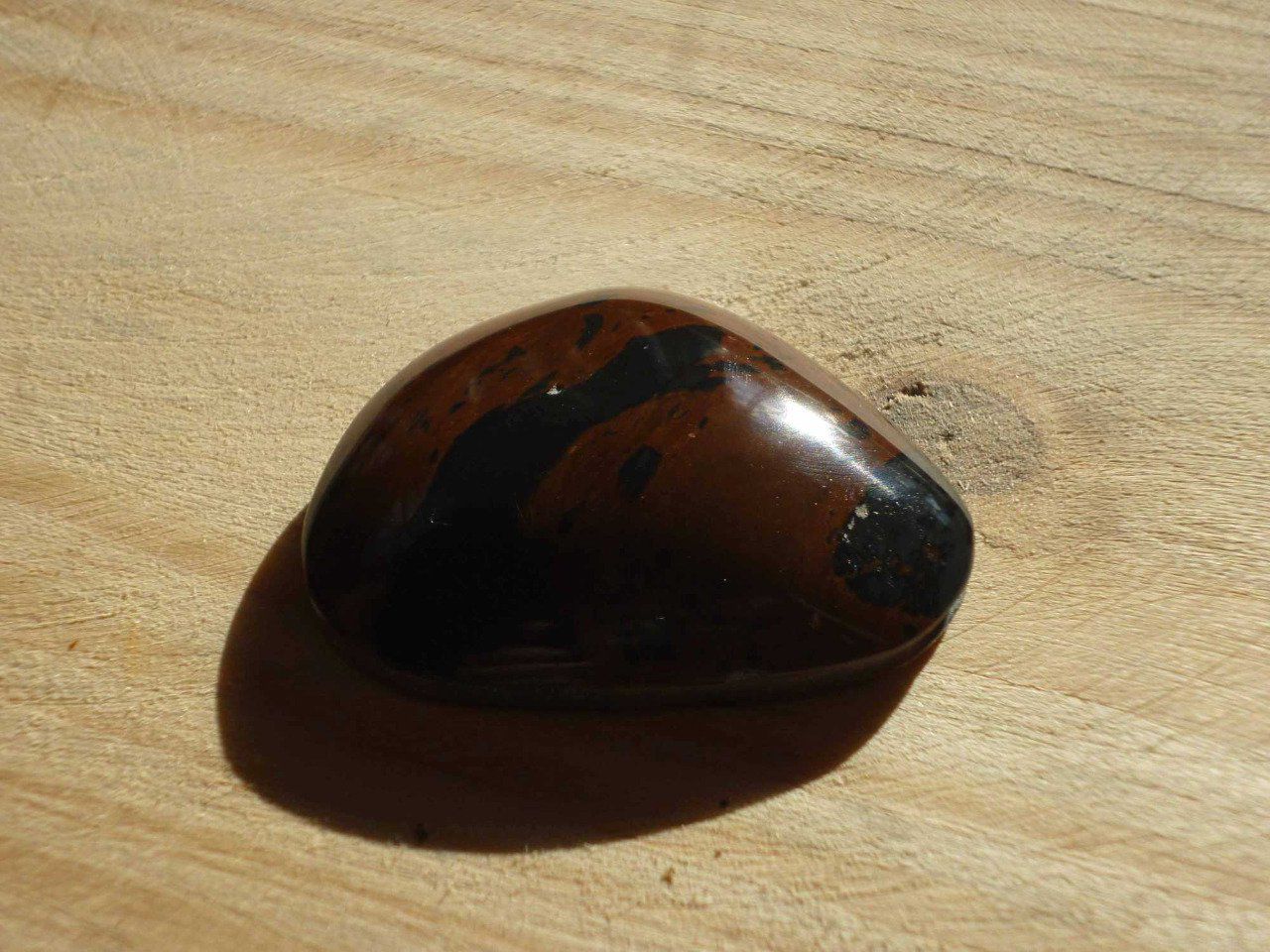 grande Obsidienne rouge marron mahogany caoba acajou grand cabochon pierre de feu rainurée
