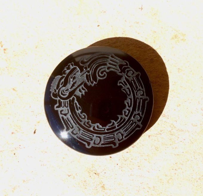 Quetzalcoatl Kukulkan cabochon obsidienne, pendentif ou bijou Mexicain en obsidienne du Mexique