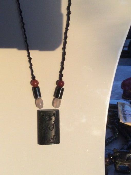 Aigle aztèque pendentif gravé style jade maya du Guatemala- bijou Mexicain